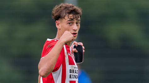 Psv Onder Pakt Voor Het Eerst Een Punt In Youth League Na