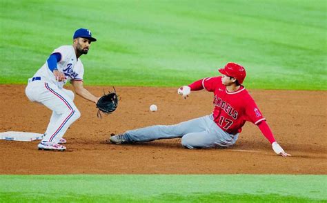 大谷翔平 第5打席は四球から盗塁 3年連続2桁盗塁 弾丸二塁打、四球、右前打、申告敬遠全打席出塁― スポニチ Sponichi Annex 野球