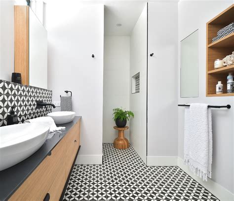 scintillating ways  brighten  light bathrooms houzz au
