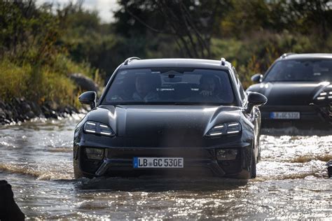 Présentation Futur Porsche Macan électrique un Taycan sur échasses