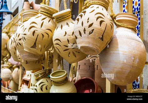 Oman Bahla Pottery Hi Res Stock Photography And Images Alamy