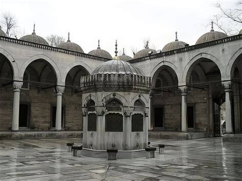 Visiter Nouvelle mosquée de la Sultane Yeni Valide Camii préparez