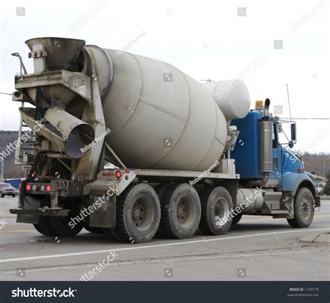 Cement Mixer Truck Stock Photo 1109175 - Shutterstock