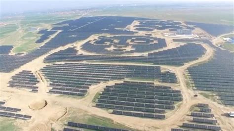 As impressionantes fazendas solares da China que estão transformando a