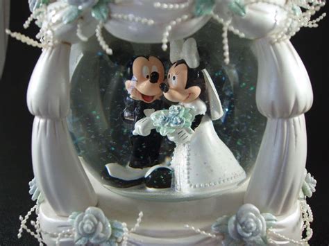 New In Box Disney Wedding Globe Mickey And Minnie Mouse Music Musical