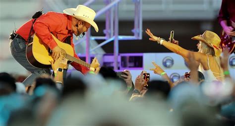 Garth Brooks ‘Time Traveler’ album: What songs are on it? How to get it ...