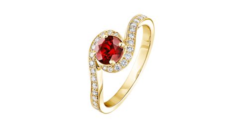 Amelia Yellow Gold Garnet Ring Gemmyo