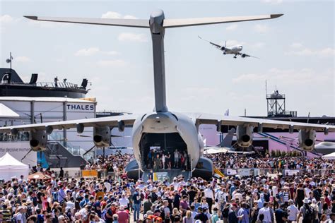 Nombre D Avions Conf Rences Tarifs Tout Savoir Sur Le Salon Du Bourget