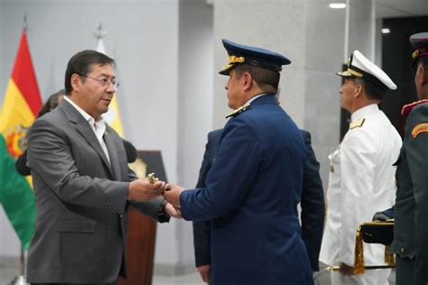 Presidente Impone Grado A Oficiales Generales Y Almirantes De Las