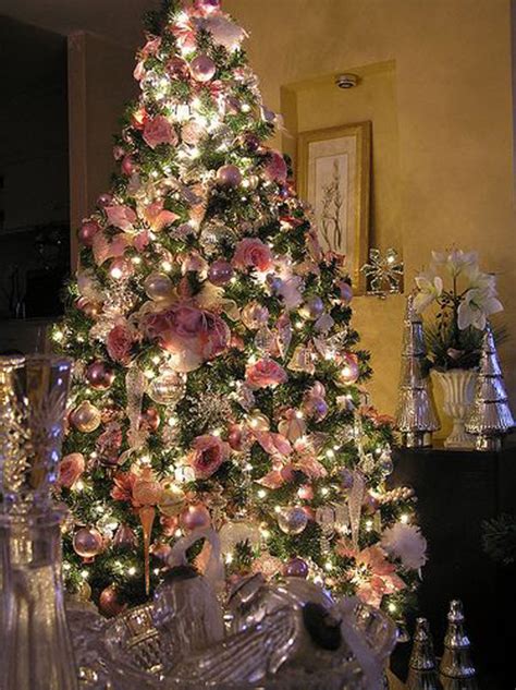 pink-christmas-tree-lights | HomeMydesign