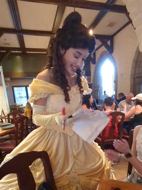 Akershus Royal Banquet Hall Epcot Princess Character Meal Review