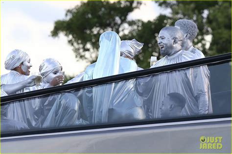 Photo Kanye West Gets Covered Silver Paint For Mary Opera Performance