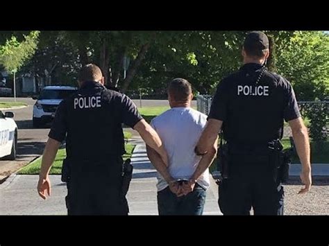 Iguana People Meet With Miami Dade Police Officers To Show Them How We