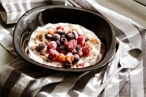 Havermout Ontbijt Met Rood Fruit En Banaan How Behealthy