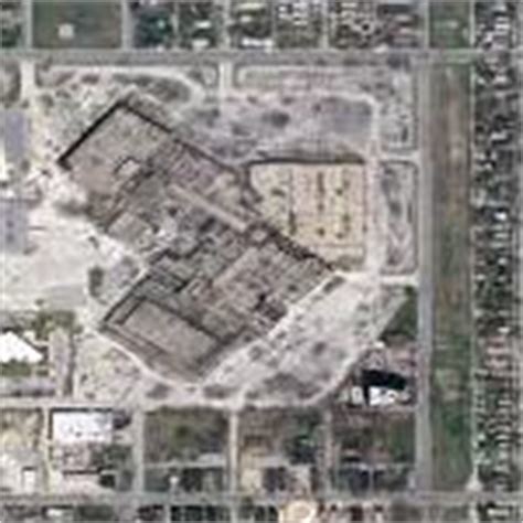 Dixie Square Mall in Harvey, IL (Google Maps)