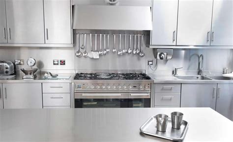 Modular Stainless Steel Small Kitchen At Rs 3500 Square Feet In New