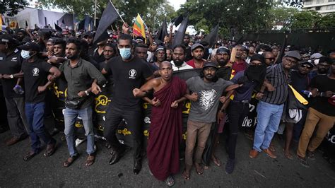 Sri Lanka Crisis Tear Gas Water Cannons Deployed On Anti Govt Protesters