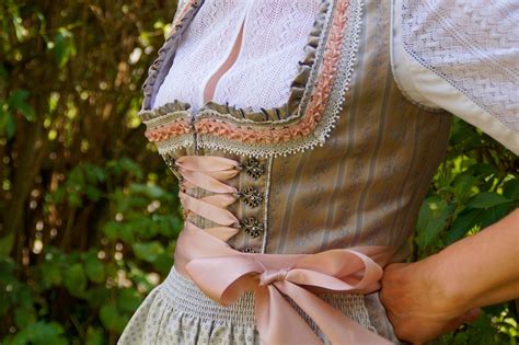 Dirndl Schleife Das Verr T Ihre Position Brigitte De