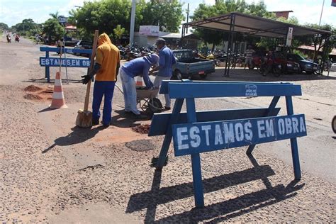 Prefeitura de José de Freitas realiza serviços de tapa buracos no