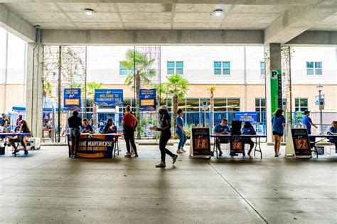 UTA students return to campus during Move-In Event | News ...