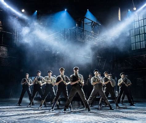 Disneys Newsies Review Full Standing Ovation Thoroughly Deserved