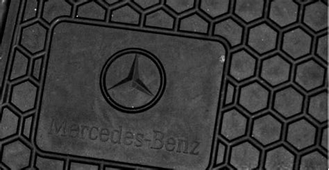 Mercedes benz rubber floor mats logo