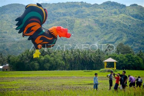 Festival Layang Layang Internasional Solok Antara Foto