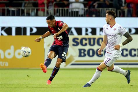 Serie A Cagliari Fiorentina La Viola Si Assicura L Europa