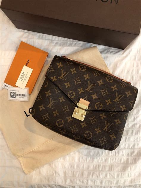 Used Authentic Louis Vuitton Crossbody Bags Paul Smith