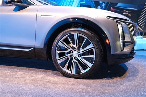 2023 Cadillac Lyriq: Get a first look at the new luxury electric SUV ...