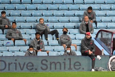 Liverpool é goleado por 7 a 2 pelo Aston Villa e United leva 6 do