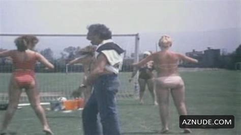 FUTBOL DE ALCOBA NUDE SCENES AZNude