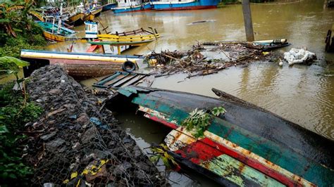 Indonesian Tsunami Death Toll Rises To 281 Pm Modi Says ‘india Ready