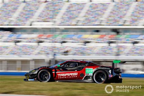 Imsa Cinque Ferrari Gt Al Roar Della Ore Di Daytona