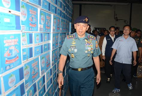 Tni Al Berangkatkan Bantuan Kemanusiaan Berupa Makanan Dan Minuman