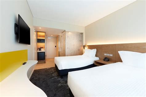 Holiday Inn Express Adelaide City Centre - Adelaide, Accommodatio...