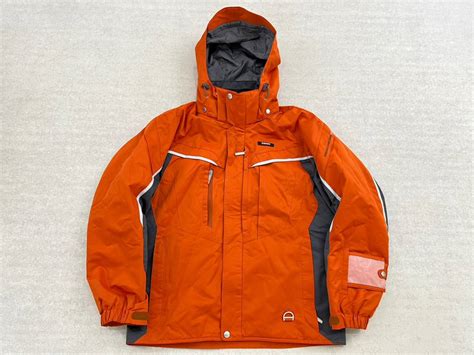 目立った傷や汚れなしWf975 正規品 DESCENTE デサント スキー スノボーウェア 中綿入り ジャケット アウター メンズ