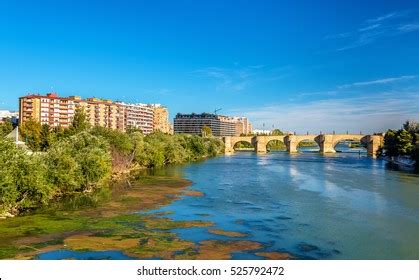 Puente De Piedra Zaragoza Aragon Spain Stock Photo Shutterstock