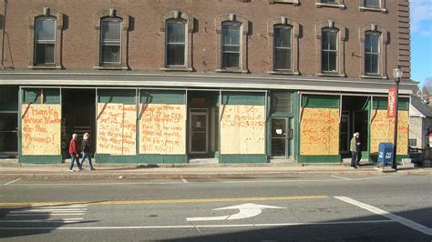 Springfield Vermont News: Woolson Block plywood protest