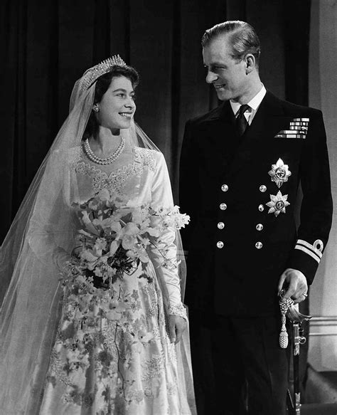 Queen Elizabeths Wedding Dress Facts