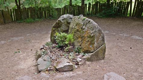 DSCN7261 Tombeau de Merlin Brocéliande Forêt de Paimpont Flickr