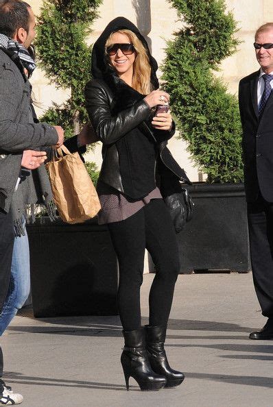 Shakira Mid Calf Boots Shakira Outfits Shakira Style Celebrity