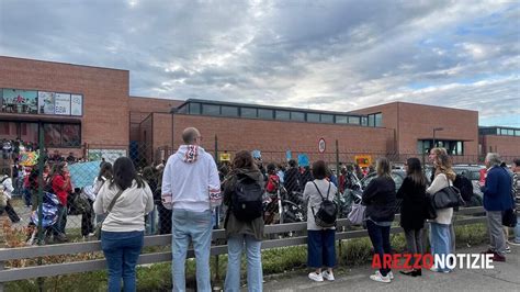 Primo Giorno Di Scuola Gli Auguri Di Giani In Bocca Al Lupo Ai