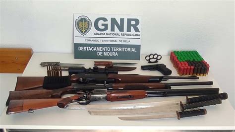 GNR apreende armas e munições a suspeito de violência doméstica em