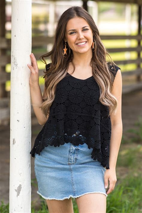 Black Scalloped Hem Lace Tank · Filly Flair