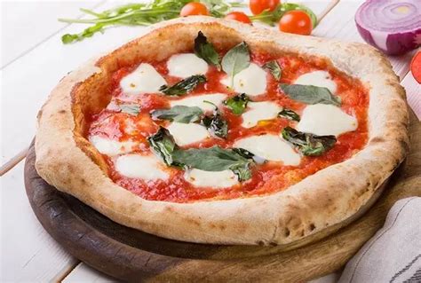 Napoli Pizza Tarifi Evde Napoliten Pizza Yap M Yemekte Keyif Var