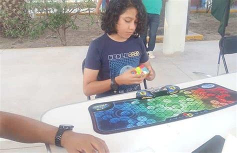 Realizan Torneo De Cubos Rubik