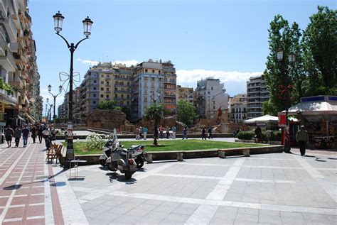 Πλατεία Ναυαρίνου taxidologio