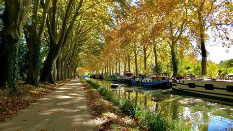 Naviguer Sur Le Canal Du Midi Escale De Nuit