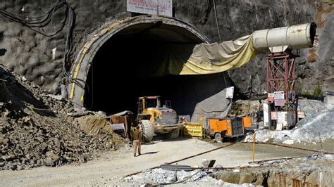 Uttarkashi tunnel collapse: Protests break out as falling debris ...